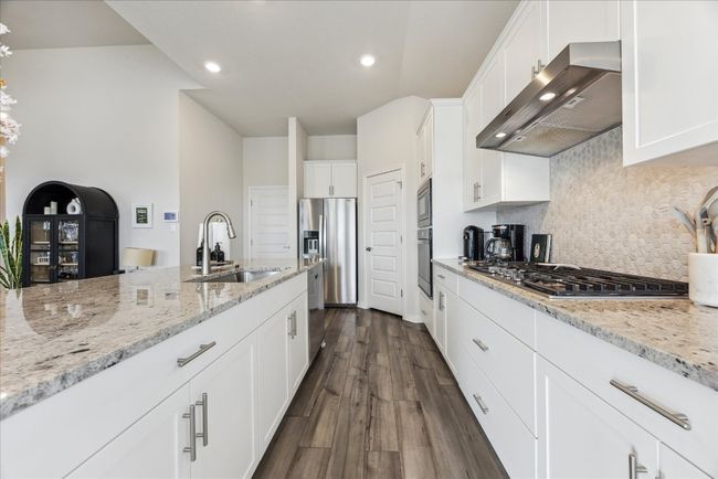 552 Sue Peaks Loop, House other with 4 bedrooms, 3 bathrooms and 2 parking in Dripping Springs TX | Image 4