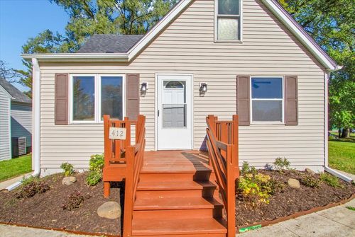 412 Fairfield Dr, Island Lake, IL, 60042-9208 | Card Image