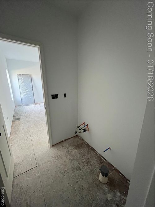 5635 Shady Ln, Newport, MI, 48166-9687 | Card Image