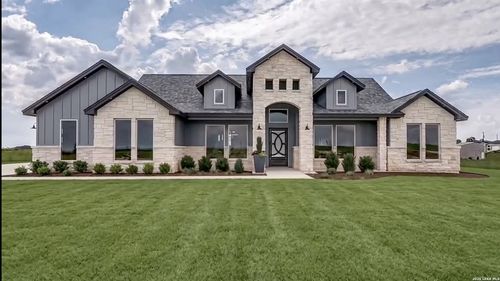 136 Sunset Dr, La Vernia, TX, 78121-4992 | Card Image