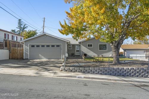 425 Lancaster Dr, Reno, NV, 89506-1924 | Card Image