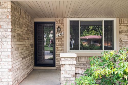 2256 Niagara Dr, Troy, MI, 48083-5934 | Card Image