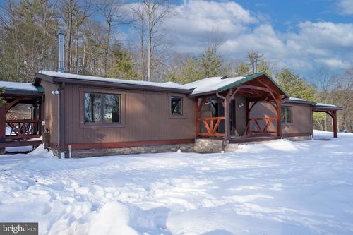 371 Green Tree Dr, AUBURN, PA, 17922-8710 | Card Image