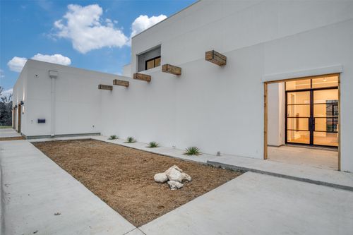 823 W Danieldale Rd, Duncanville, TX, 75137 | Card Image