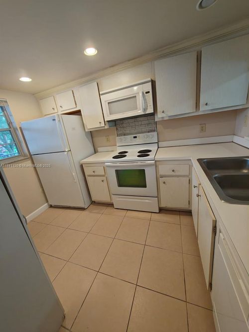 apt-206-1811 Sabal Palm Dr, Davie, FL, 33324-5931 | Card Image
