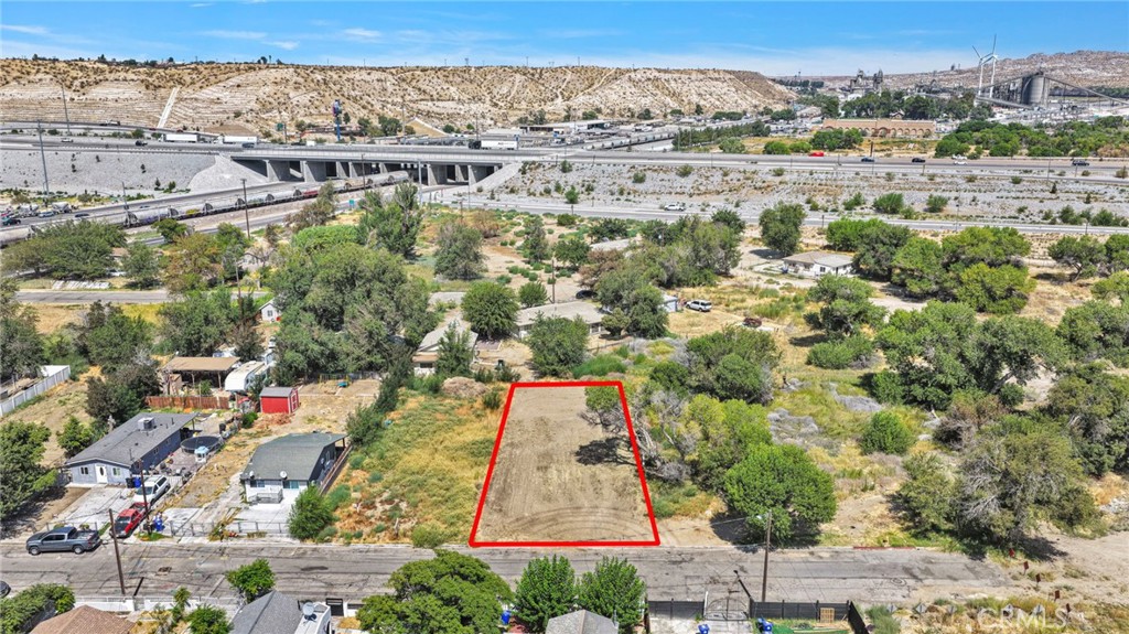 Land in Victorville 4