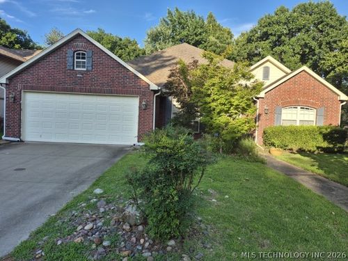 7909 S Juniper Ave, Broken Arrow, OK, 74011-6450 | Card Image