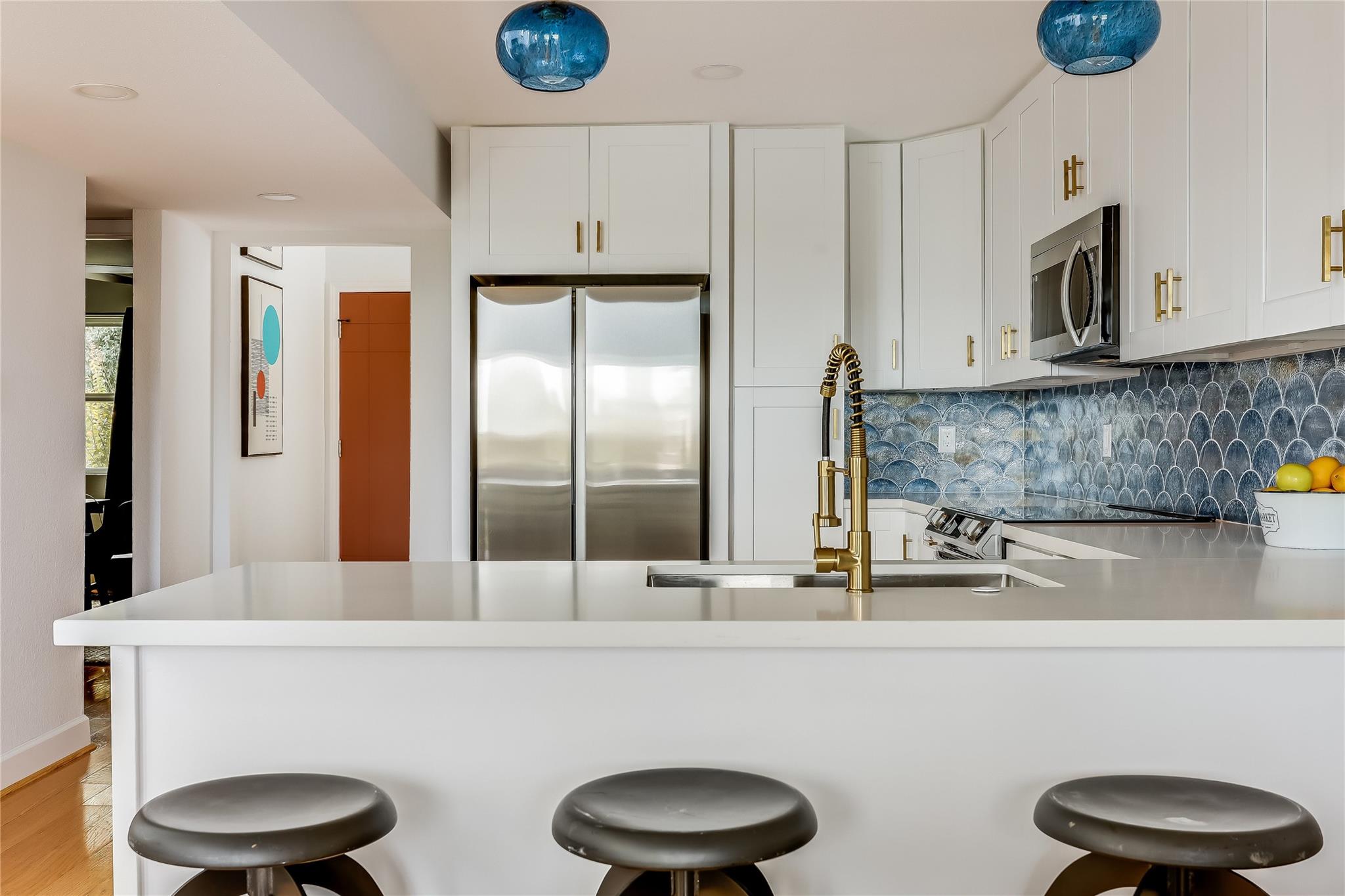 Residential Lease in Point Venture 5
