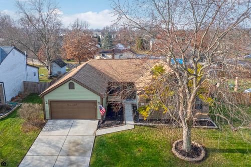 701 Hunters Run, Gahanna, OH, 43230-4379 | Card Image