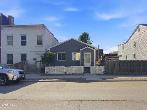 415 4th St, Troy, NY, 12180-4921 | Card Image