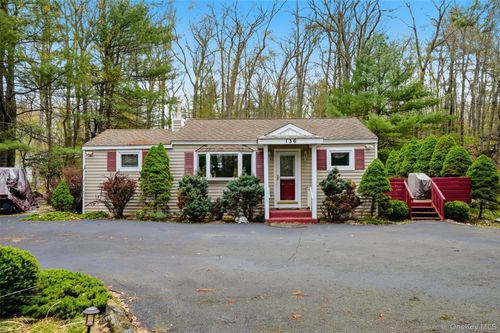 136 N Shore Dr, Wurtsboro, NY, 12790-4924 | Card Image
