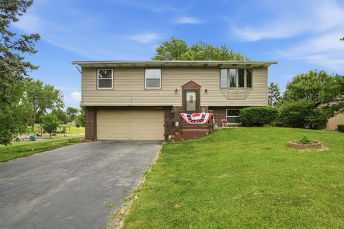 4066 Kingsway Dr, Crown Point, IN, 46307-8952 | Card Image