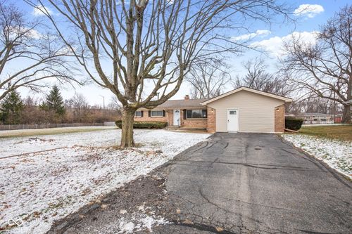 7820 Michigan St, Indianapolis, IN, 46219-5231 | Card Image