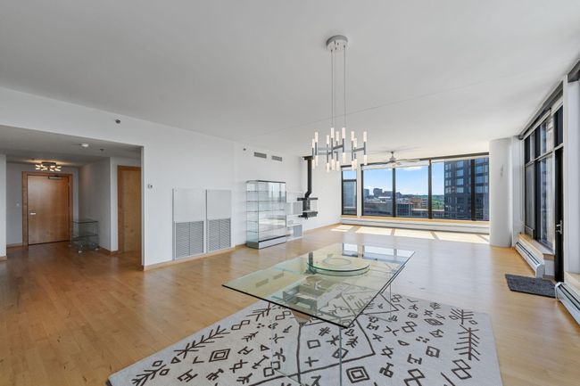 APT-1202 - 1120 S 2 Nd St, Condo with 2 bedrooms, 2 bathrooms and null parking in Minneapolis MN | Image 5