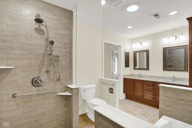 423 Bent Tree Ln, Condo with 2 bedrooms, 3 bathrooms and null parking in Indianapolis IN | Image 39