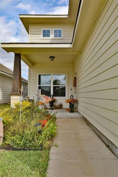 Walkway to Front Door | Image 3