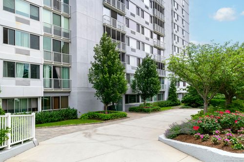 apt-7a-1 Strawberry Hill Ave, Stamford, CT, 06902-2610 | Card Image