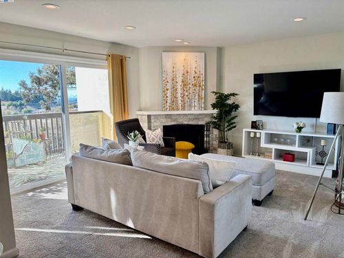 apt-206-21109 Gary Dr, Hayward, CA, 94546-6128 | Card Image