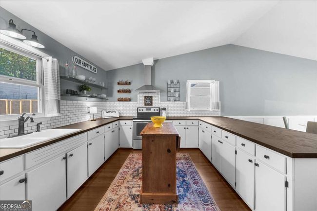 9430 Chestatee Ct, House other with 3 bedrooms, 3 bathrooms and 1 parking in Gainesville GA | Image 6
