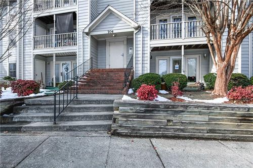 e-704 Glendale Dr, Greensboro, NC, 27406-6557 | Card Image