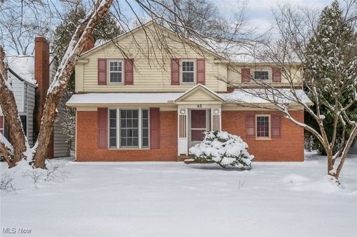 20111 Lanbury Ave, Warrensville Heights, OH, 44122-6523 | Card Image