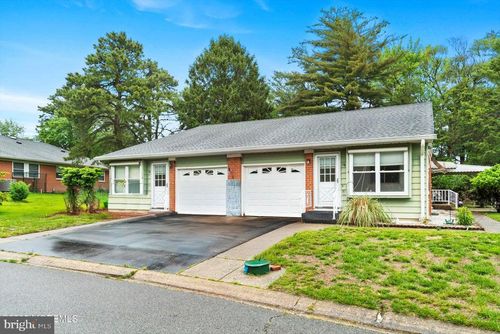 17 Bennington Ln, Whiting, NJ, 08759-1669 | Card Image