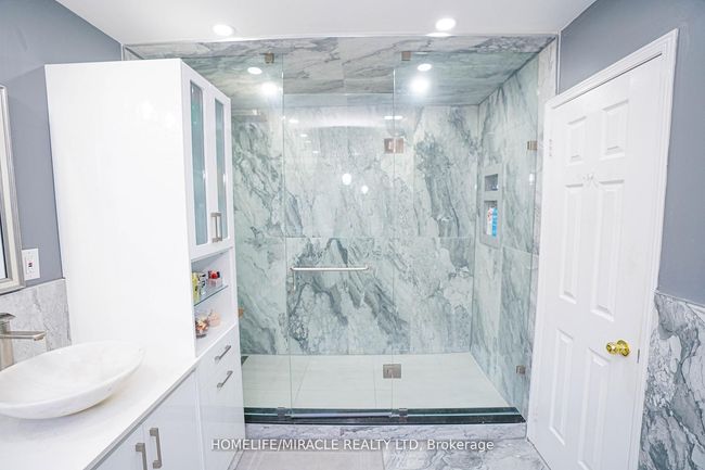 23 Hollowgrove Blvd, House other with 6 bedrooms, 5 bathrooms and 4 parking in Brampton ON | Image 21