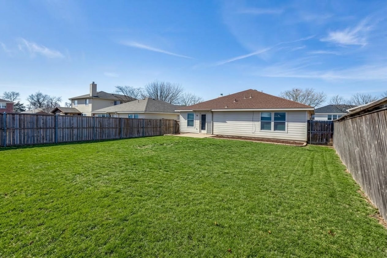 Residential Lease in Anna 5