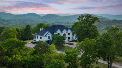 1219 Beech Hill Rd, Brentwood, TN, 37027-5531 | Card Image
