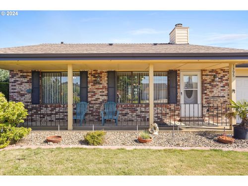 1395 Vanderbeck Ln, Woodburn, OR, 97071 | Card Image