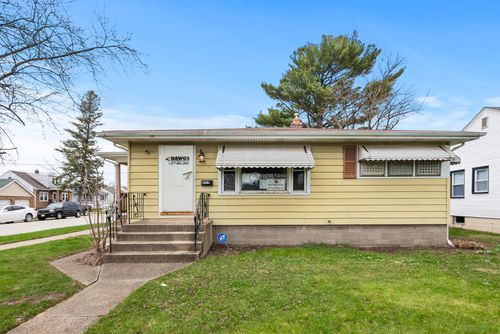 674 Memorial Dr, Calumet City, IL, 60409-3408 | Card Image