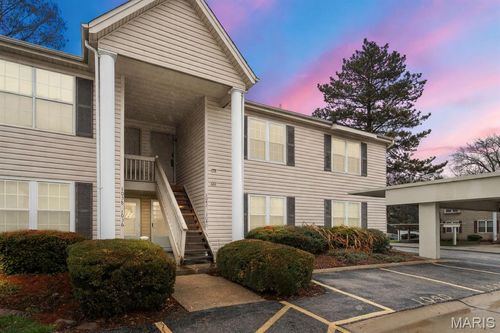 8-1042 Sugar Creek Ct, Saint Peters, MO, 63376-7423 | Card Image