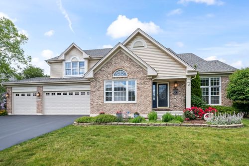 5250 Morningview Dr, Hoffman Estates, IL, 60192-4105 | Card Image