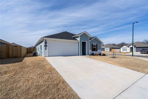 302 E Seville St, Siloam Springs, AR, 72761-3236 | Card Image