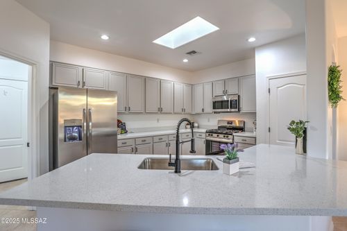 455 S Atlanta Dr, Vail, AZ, 85641-2359 | Card Image