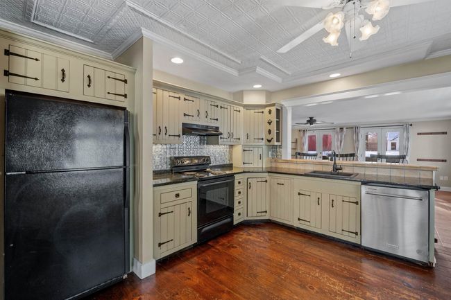 75 Warren St, House other with 4 bedrooms, 3 bathrooms and null parking in Laconia NH | Image 18