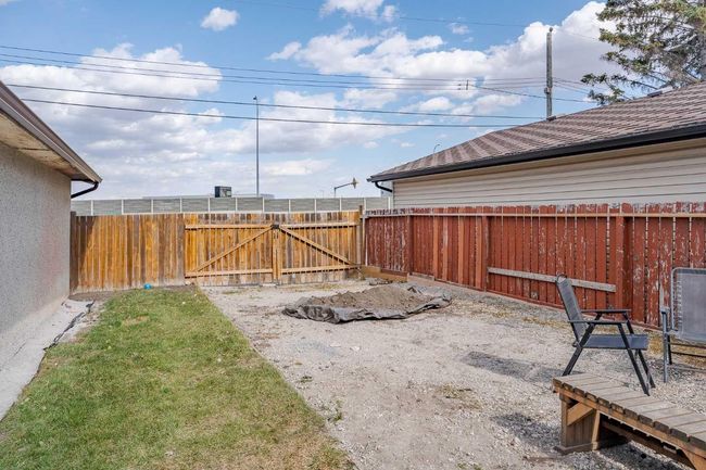 8408 Addison Dr Se, House other with 4 bedrooms, 2 bathrooms and 3 parking in Calgary AB | Image 30