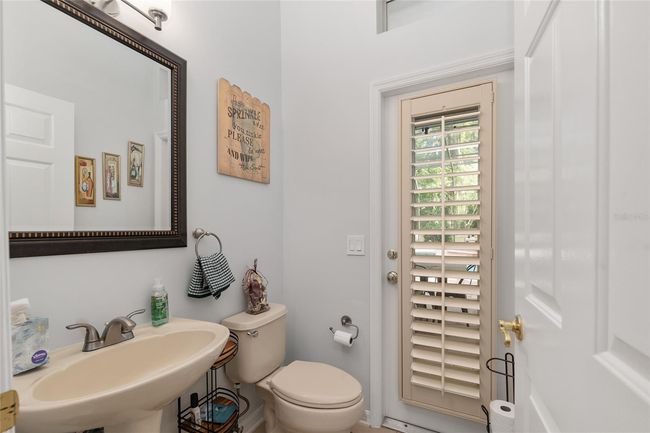 Half bath/pool bath | Image 35