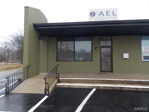 936 Ida St, Poplar Bluff, MO, 63901-4210 | Card Image