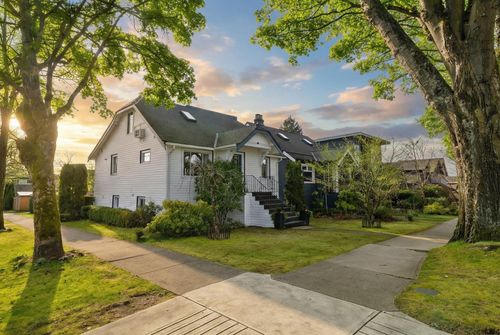 2094 E 7th Ave, Vancouver, BC, V5N1S6 | Card Image