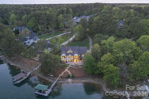 9116 Thackery Ln, Sherrills Ford, NC, 28673-8352 | Card Image