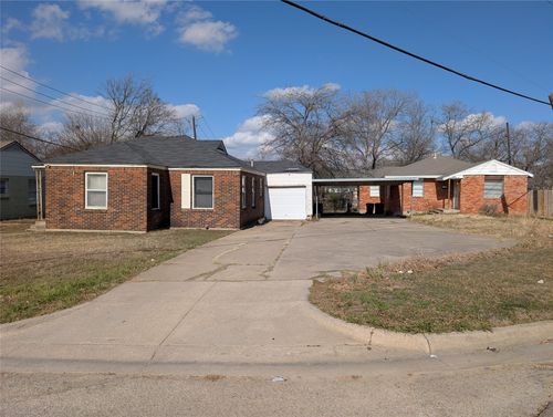 2600 W Bewick St, Fort Worth, TX, 76109-3027 | Card Image