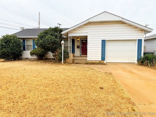 2106 N Quincy St, Enid, OK, 73701-2557 | Card Image