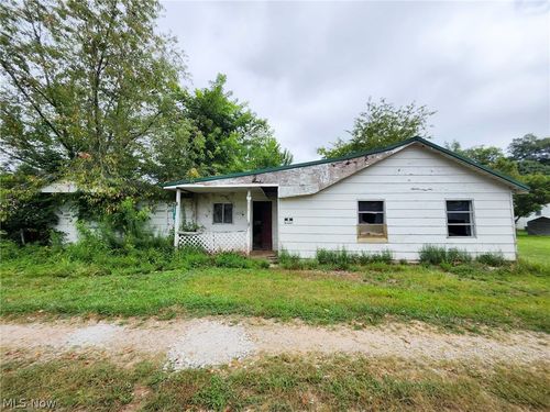 209 2nd St, Spencer, WV, 25276-1225 | Card Image