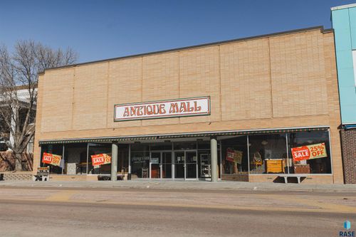 412 Main St, Mitchell, SD, 57301 | Card Image