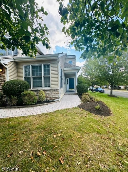 1 Silcox Pl, Somerset, NJ, 08873-7287 | Card Image