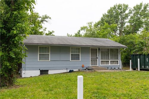 5204 Sycamore Ave, Kansas City, MO, 64129-2365 | Card Image