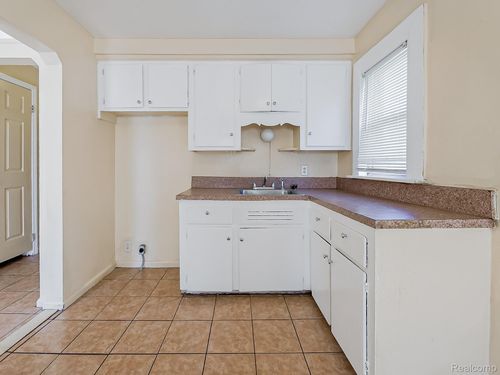 19365 Fenmore St, Detroit, MI, 48235-2252 | Card Image