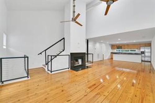 2202 N Peak St, Dallas, TX, 75204-3641 | Card Image