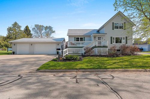 300 3rd Street, Oconto, WI, 54153 | Card Image